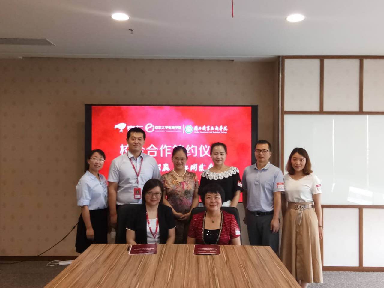 8ae0361d44d1993776bf22a7cab5946a.jpg 8ae0361d44d1993776bf22a7cab5946a.jpg