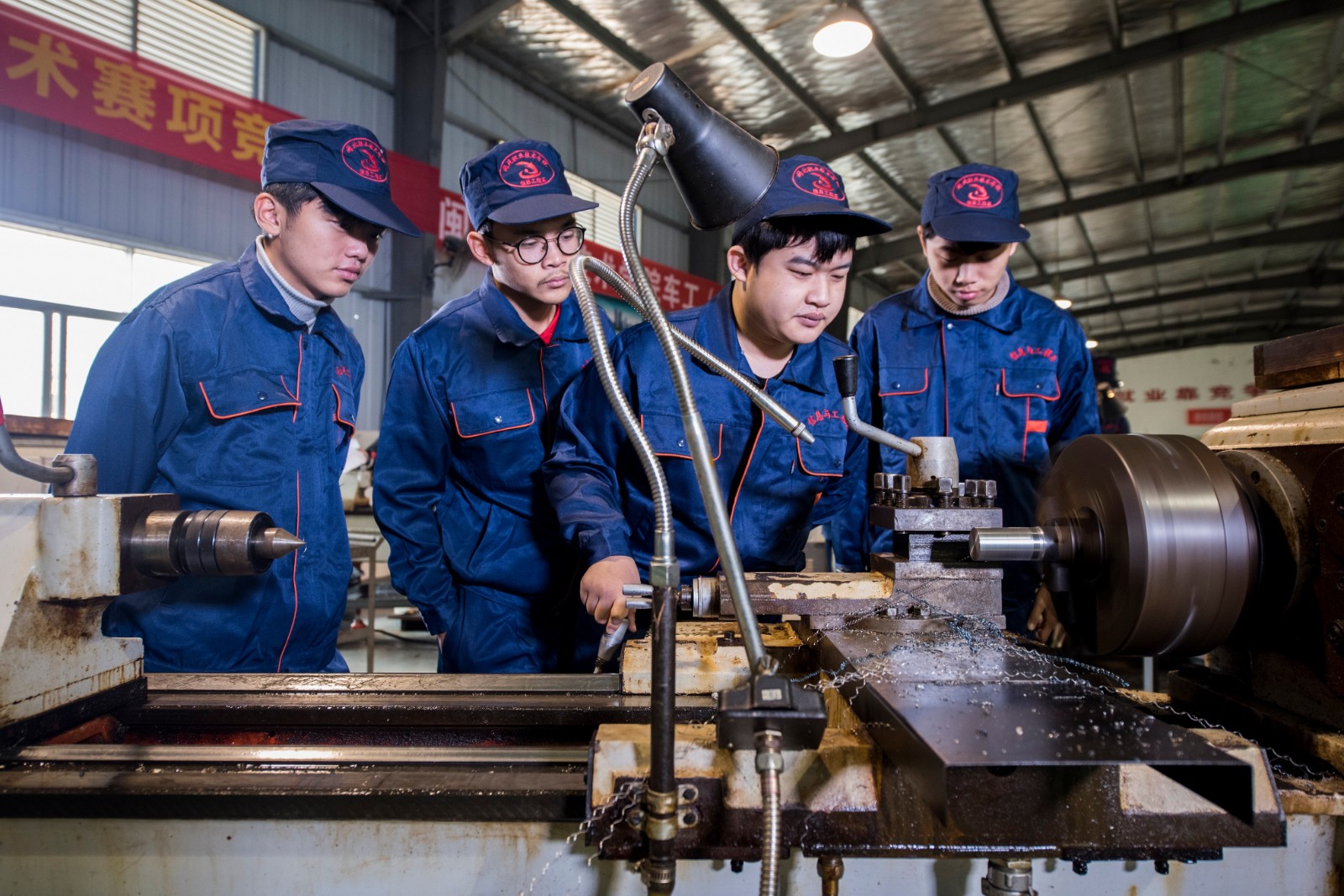 数控专业螺纹类零件加工实训 S.jpg 数控专业螺纹类零件加工实训 S.jpg