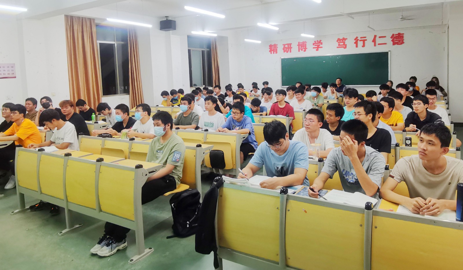 调_0001_色相_饱和度 2.jpg 调_0001_色相_饱和度 2.jpg