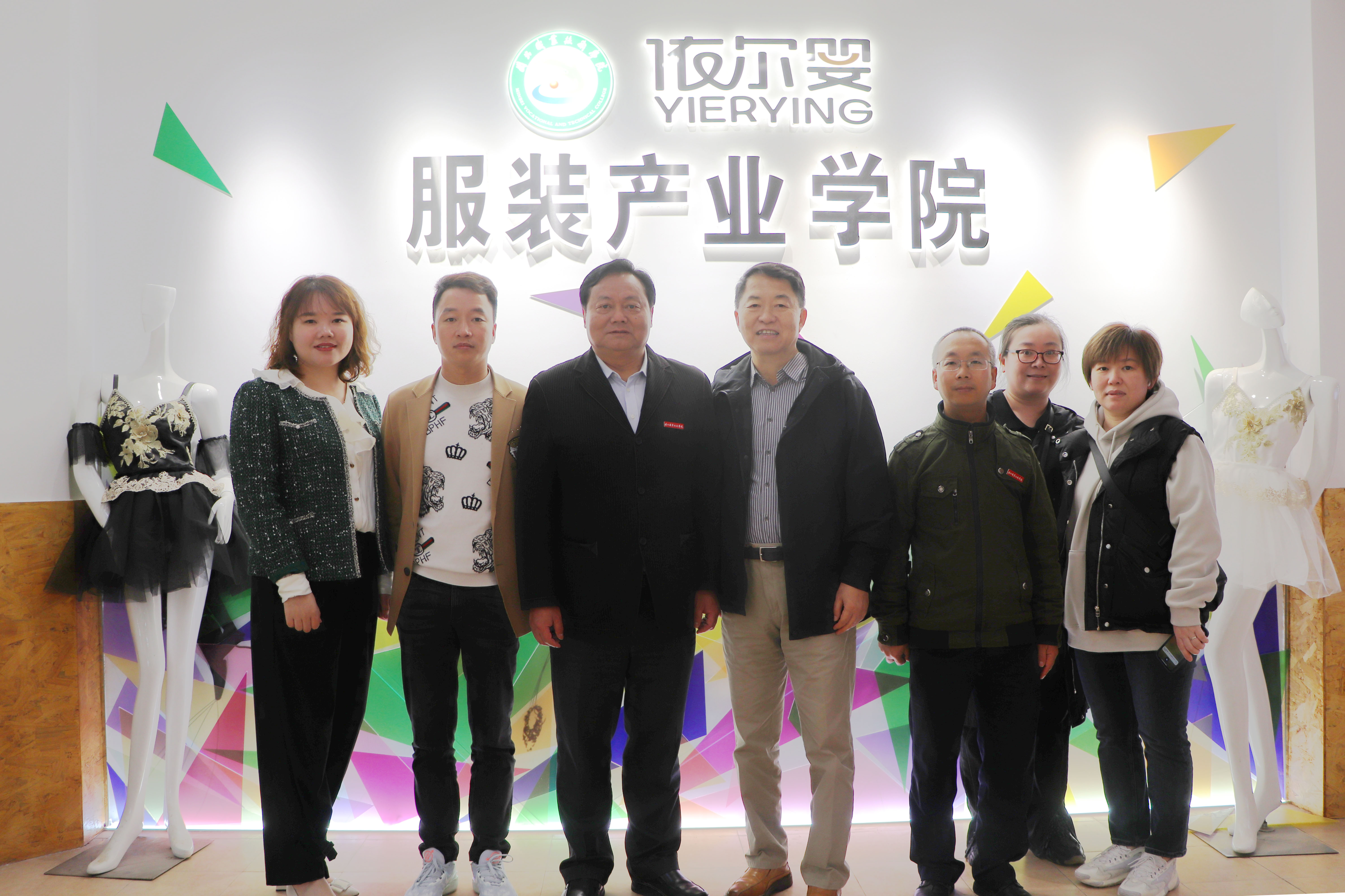 29b3ce14e8be1fba8b48997e389c94c.jpg 29b3ce14e8be1fba8b48997e389c94c.jpg