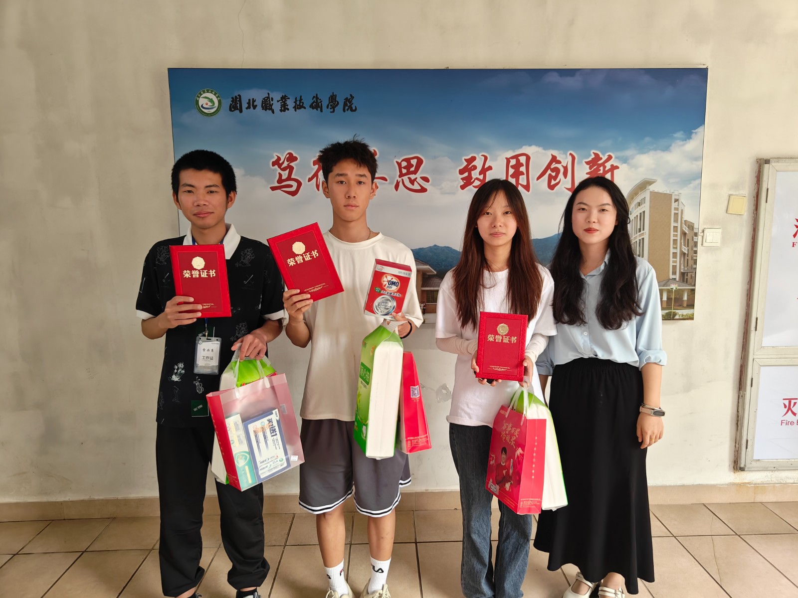 f7214e5b387f51d794d9c8cddab633d.jpg f7214e5b387f51d794d9c8cddab633d.jpg