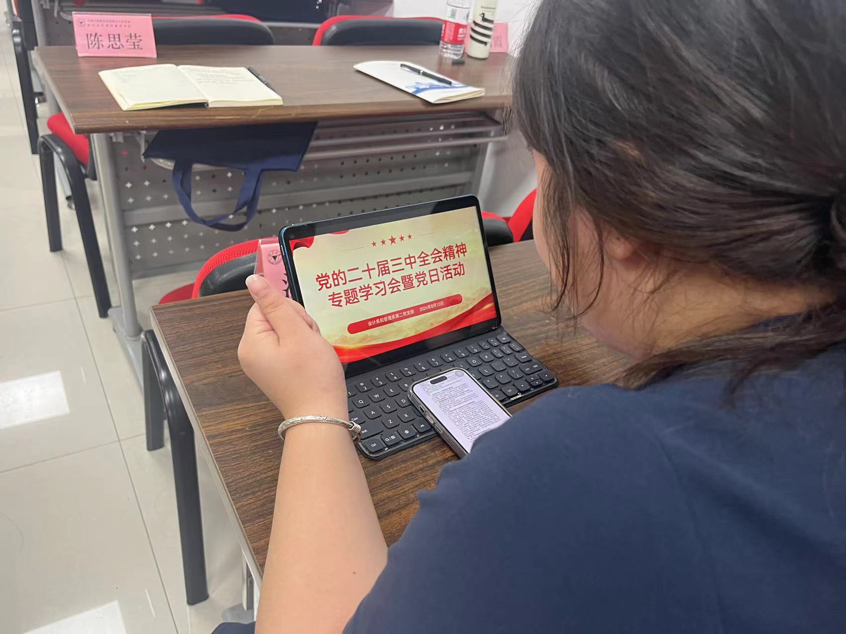 5f77ae9f0bf3fa1c01bcf3553a4898f.jpg 5f77ae9f0bf3fa1c01bcf3553a4898f.jpg