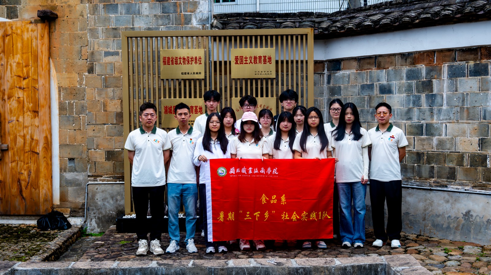 DSC_4303-已增强-降噪.jpg DSC_4303-已增强-降噪.jpg